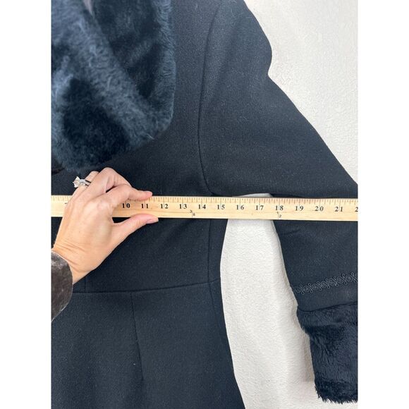 Elegant‎ Black & Faux Fur Trimmed Coat With Hood & Button Detail Pennylane VTG M - Picture 7 of 8